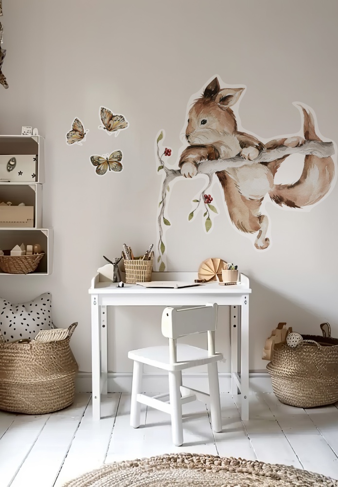 Naklejka wiewiórka na drzewie 1.jpg